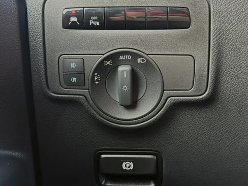 Used 2016 Mercedes-Benz Metris Passenger image 52