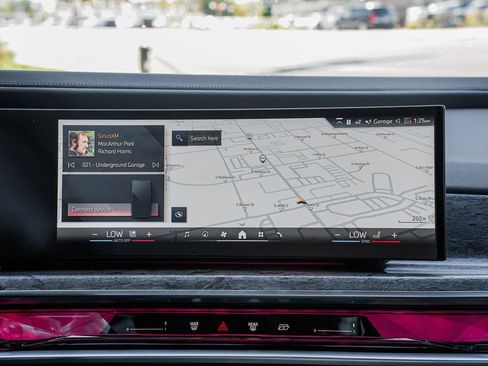 Used 2023 BMW 740i image 13