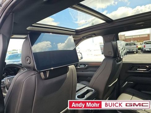 New 2026 GMC Yukon Denali w/ Denali Reserve Package AWD/4WD image 33