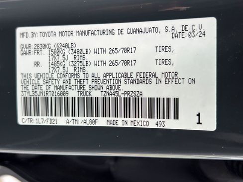 Used 2024 Toyota Tacoma TRD Off-Road AWD/4WD image 31