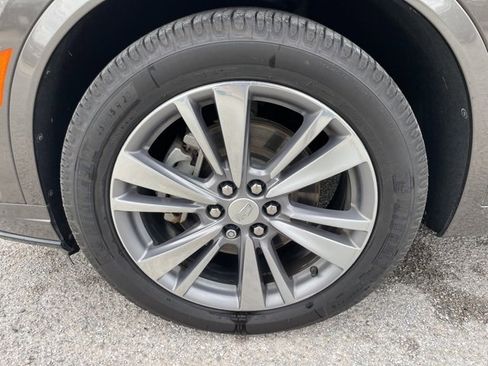 Used 2020 Cadillac XT6 Premium Luxury image 11