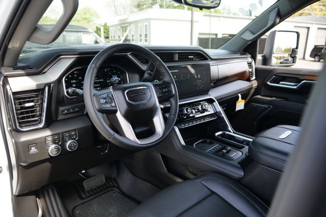 Used 2026 GMC Sierra 3500 Denali w/ Denali Reserve Package AWD/4WD image 2