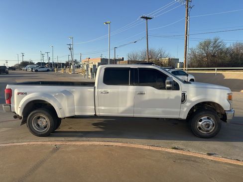 Used 2022 Ford F350 XLT w/ XLT Premium Package image 4