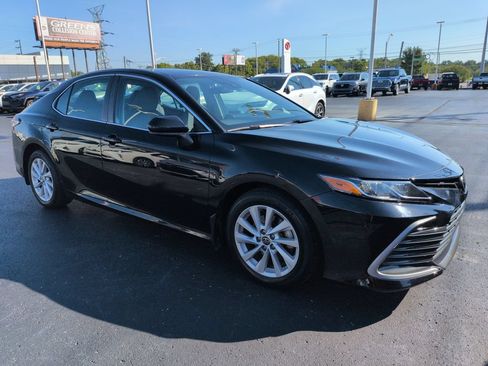 Used 2021 Toyota Camry LE AWD/4WD image 7