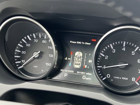 Used 2015 Land Rover Range Rover Evoque Pure Plus image 25