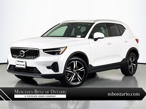 Used 2023 Volvo XC40 B5 Plus AWD/4WD image 1