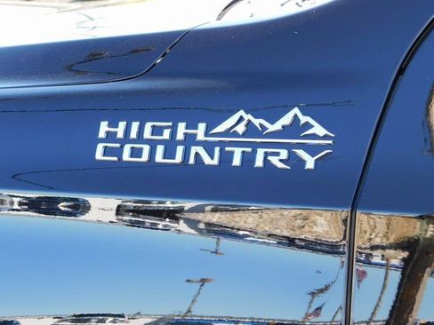 New 2025 Chevrolet Suburban High Country image 52