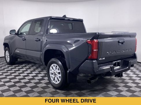 Used 2025 Toyota Tacoma SR5 w/ SR5 Upgrade Package AWD/4WD image 52