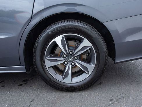 Used 2018 Honda Odyssey Touring image 32