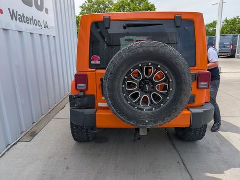Used 2012 Jeep Wrangler Unlimited Sahara w/ Connectivity Group AWD/4WD image 13