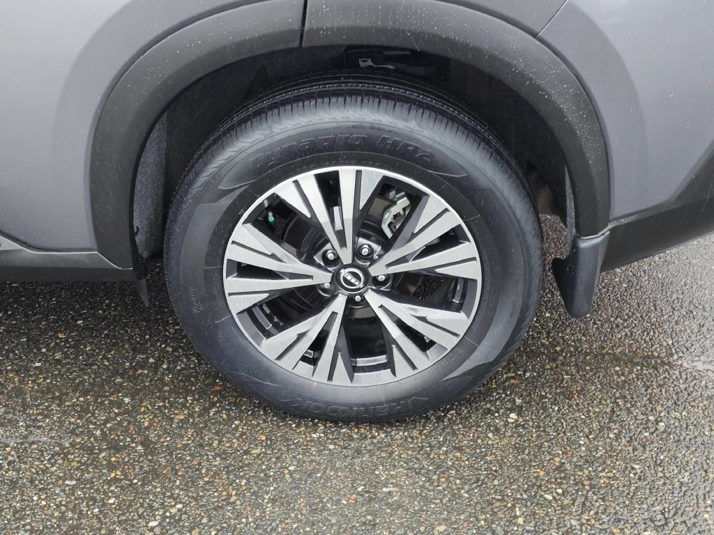 Used 2023 Nissan Rogue SV AWD/4WD image 9