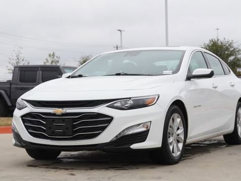 Used 2024 Chevrolet Malibu LT image 3