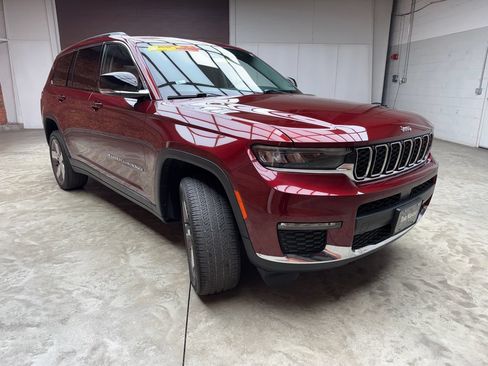 Used 2022 Jeep Grand Cherokee L Limited AWD/4WD image 8