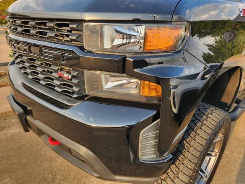 Used 2020 Chevrolet Silverado 1500 Custom Trail Boss w/ Custom Convenience Package AWD/4WD image 8