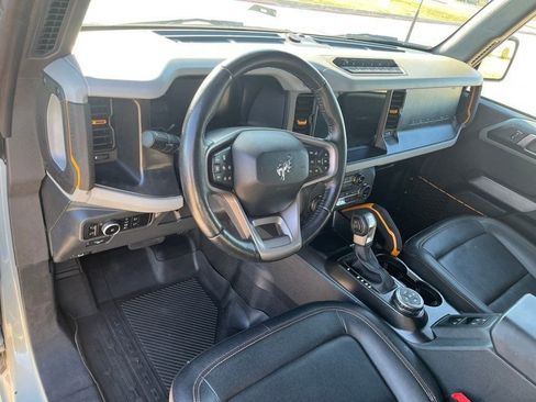 Used 2023 Ford Bronco Badlands image 28