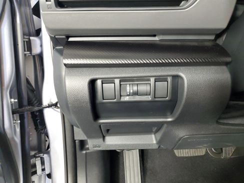 Used 2025 Subaru Crosstrek 2.0i Premium image 28