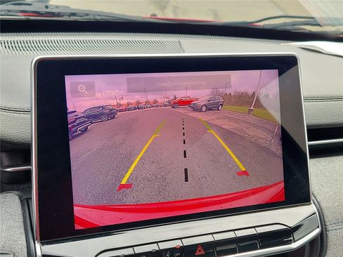 Used 2024 Jeep Compass Latitude image 27