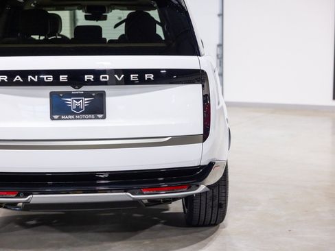 Used 2026 Land Rover Range Rover Long Wheelbase SE AWD/4WD image 13