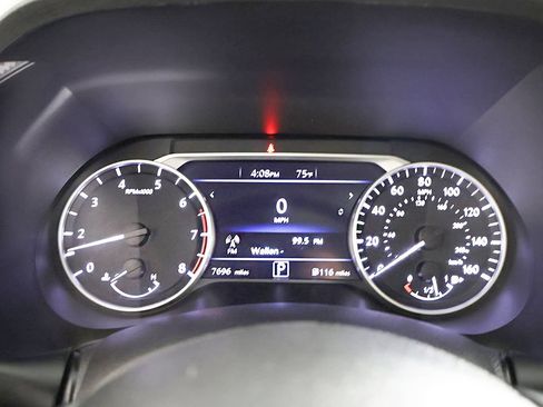 Used 2023 Nissan Sentra SR w/ SR Premium Package FWD image 41