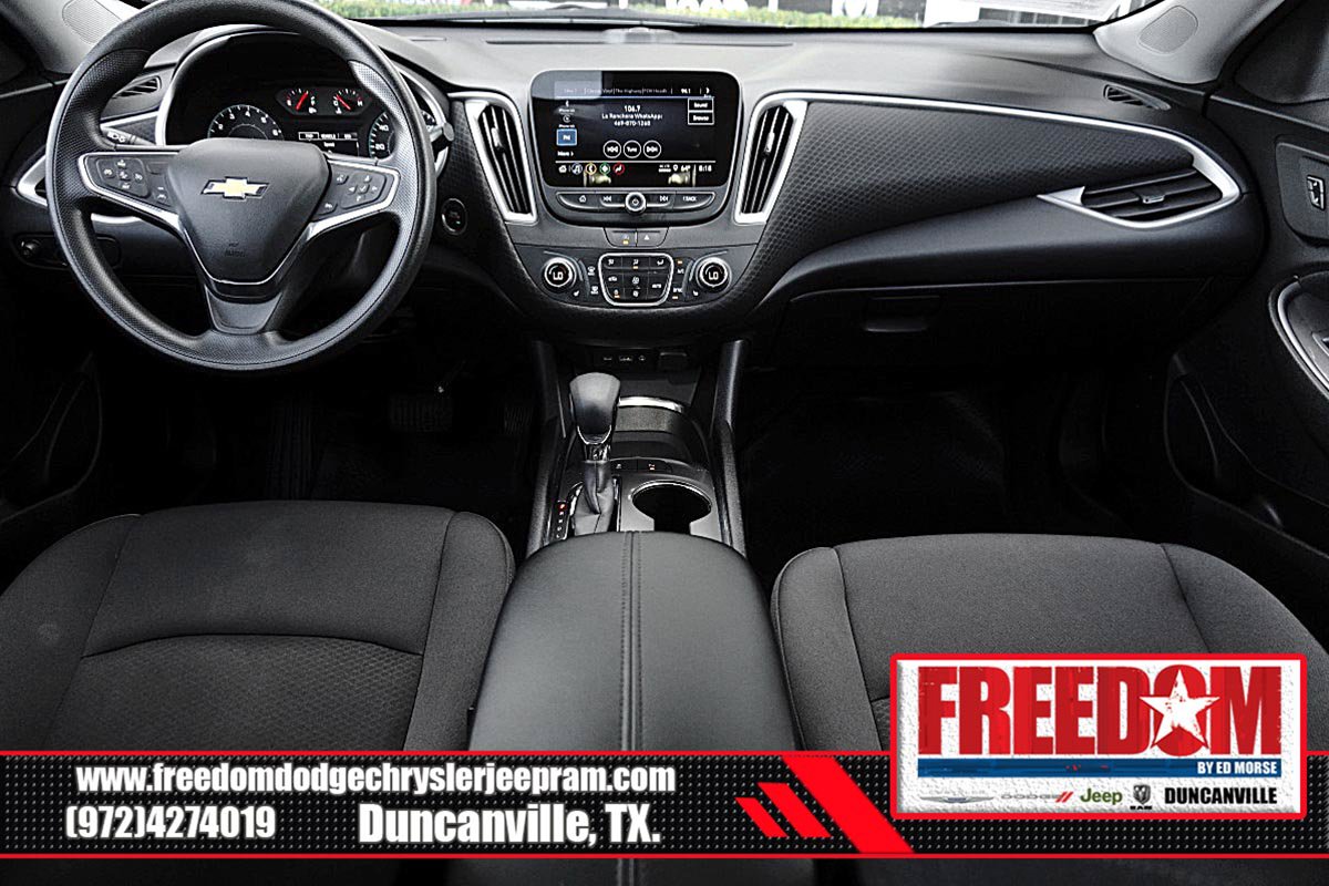 Used 2025 Chevrolet Malibu LT FWD image 11