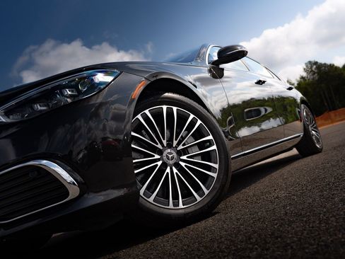 Used 2024 Mercedes-Benz S 580 4MATIC Sedan image 11