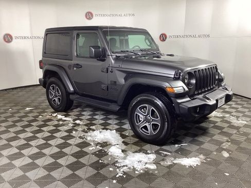 Used 2022 Jeep Wrangler Sport S image 3
