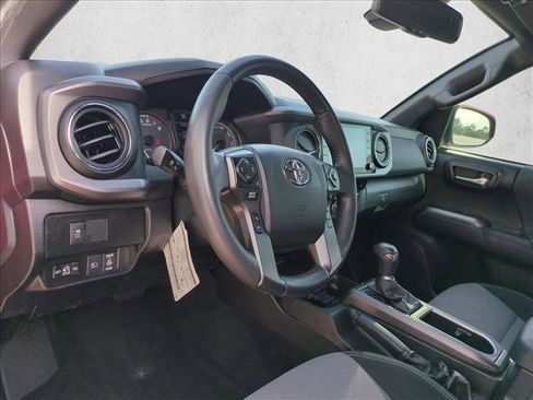 Used 2021 Toyota Tacoma TRD Sport w/ Technology Package AWD/4WD image 10