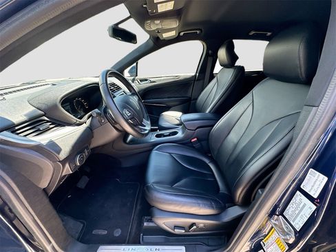 Used 2017 Lincoln MKC Premiere image 20