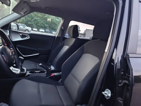 Used 2020 Kia Soul LX FWD image 6