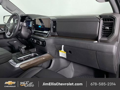 Used 2024 Chevrolet Silverado 1500 LT Trail Boss w/ LT Trail Boss Premium Package image 30