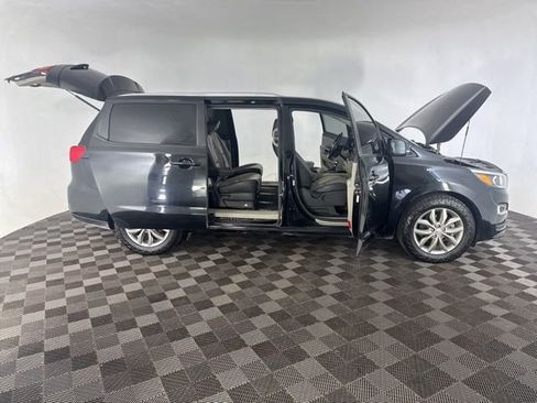 Used 2020 Kia Sedona EX FWD image 15