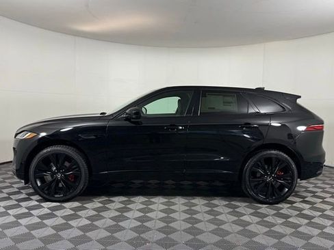 Used 2026 Jaguar F-PACE R-Dynamic S image 3