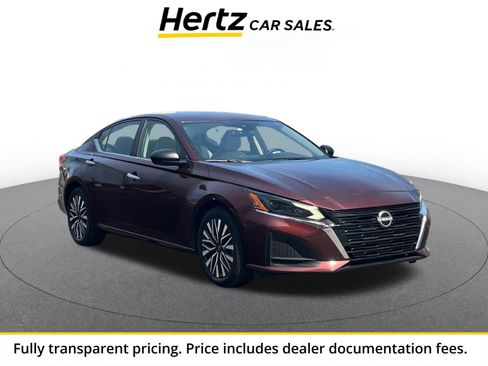 Used 2025 Nissan Altima 2.5 SV FWD image 1
