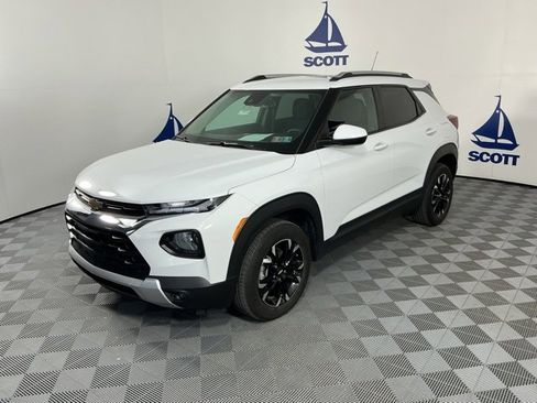 Used 2023 Chevrolet TrailBlazer LT w/ Convenience Package image 3