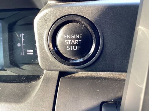 Used 2025 Toyota Tacoma SR image 19