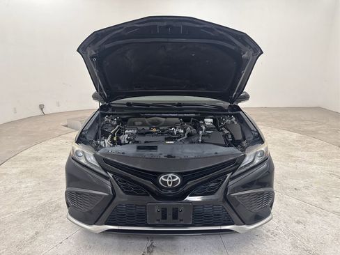 Used 2021 Toyota Camry XSE FWD image 9