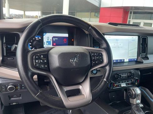 Used 2022 Ford Bronco Wildtrak image 17