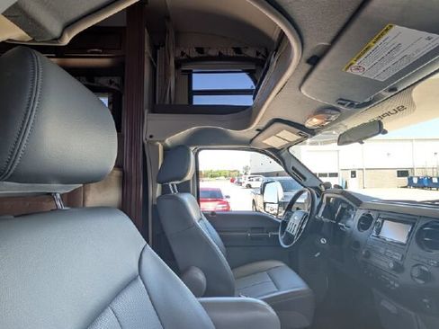 Used 2014 Ford F550 2WD Regular Cab Super Duty image 29