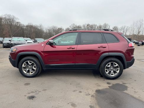 Used 2019 Jeep Cherokee Trailhawk image 2