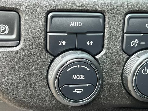 Used 2024 Chevrolet Silverado 1500 LT AWD/4WD image 21