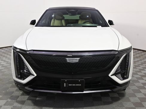 New 2025 Cadillac Lyriq Sport image 10