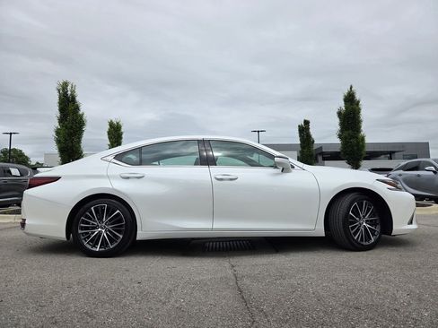 Used 2024 Lexus ES 300h w/ Premium Package FWD image 27