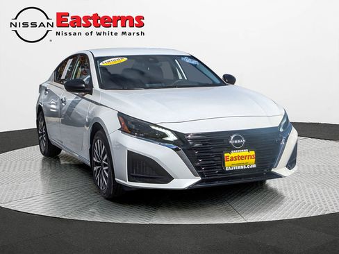 Used 2024 Nissan Altima 2.5 SV AWD/4WD image 3