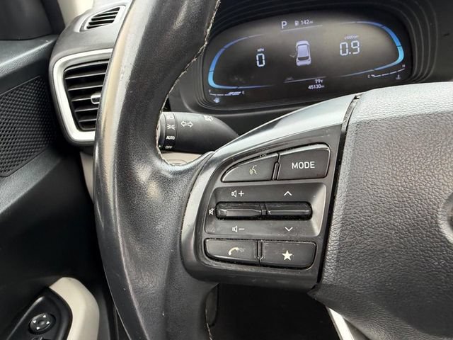 Certified 2023 Hyundai Venue SEL FWD image 11