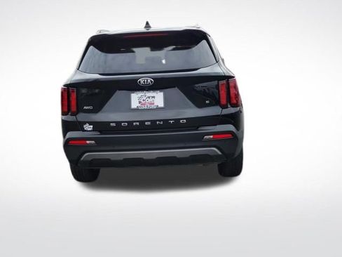 Used 2021 Kia Sorento S w/ Panoramic Sunroof Package image 6