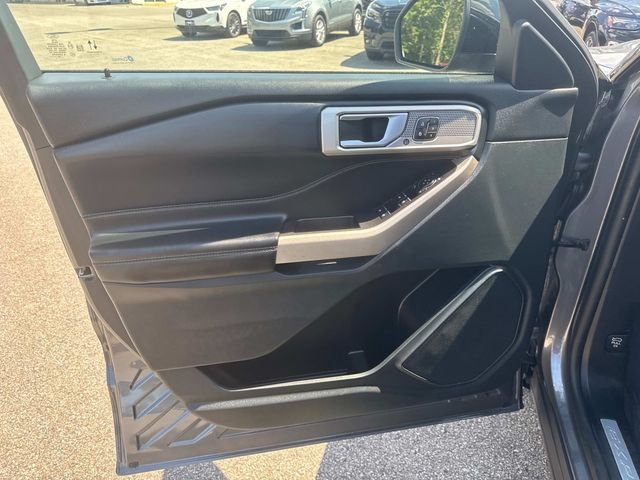 Used 2023 Ford Explorer Limited w/ Equipment Group 301A AWD/4WD image 26