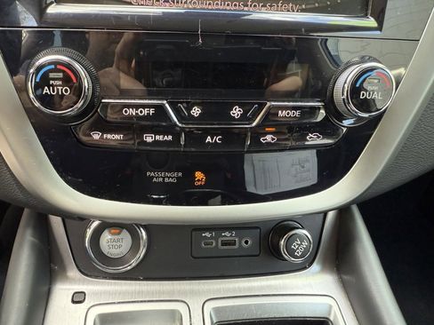 Used 2022 Nissan Murano S image 19