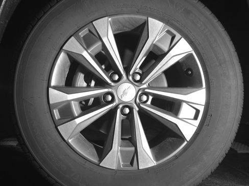 Used 2025 Chevrolet Equinox LT FWD image 12