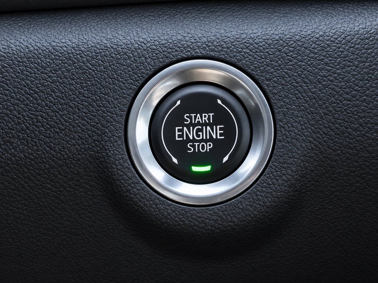 Used 2025 GMC Terrain Elevation w/ Elevation Premium Package FWD image 18
