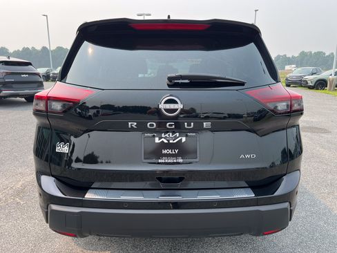 Used 2024 Nissan Rogue S AWD/4WD image 4